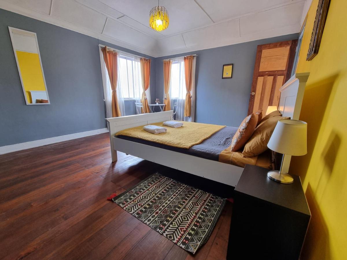 Meraki Hostel - Cerro Alegre - บัลปาราอีโซ ภายนอก รูปภาพ