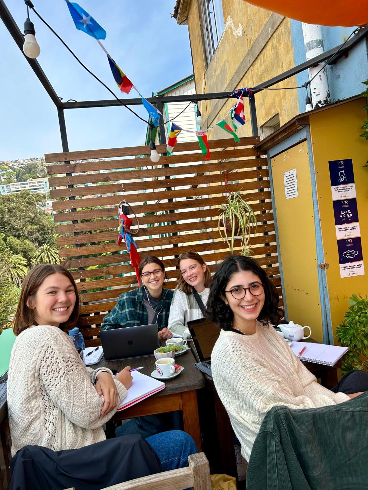 Meraki Hostel - Cerro Alegre - บัลปาราอีโซ ภายนอก รูปภาพ